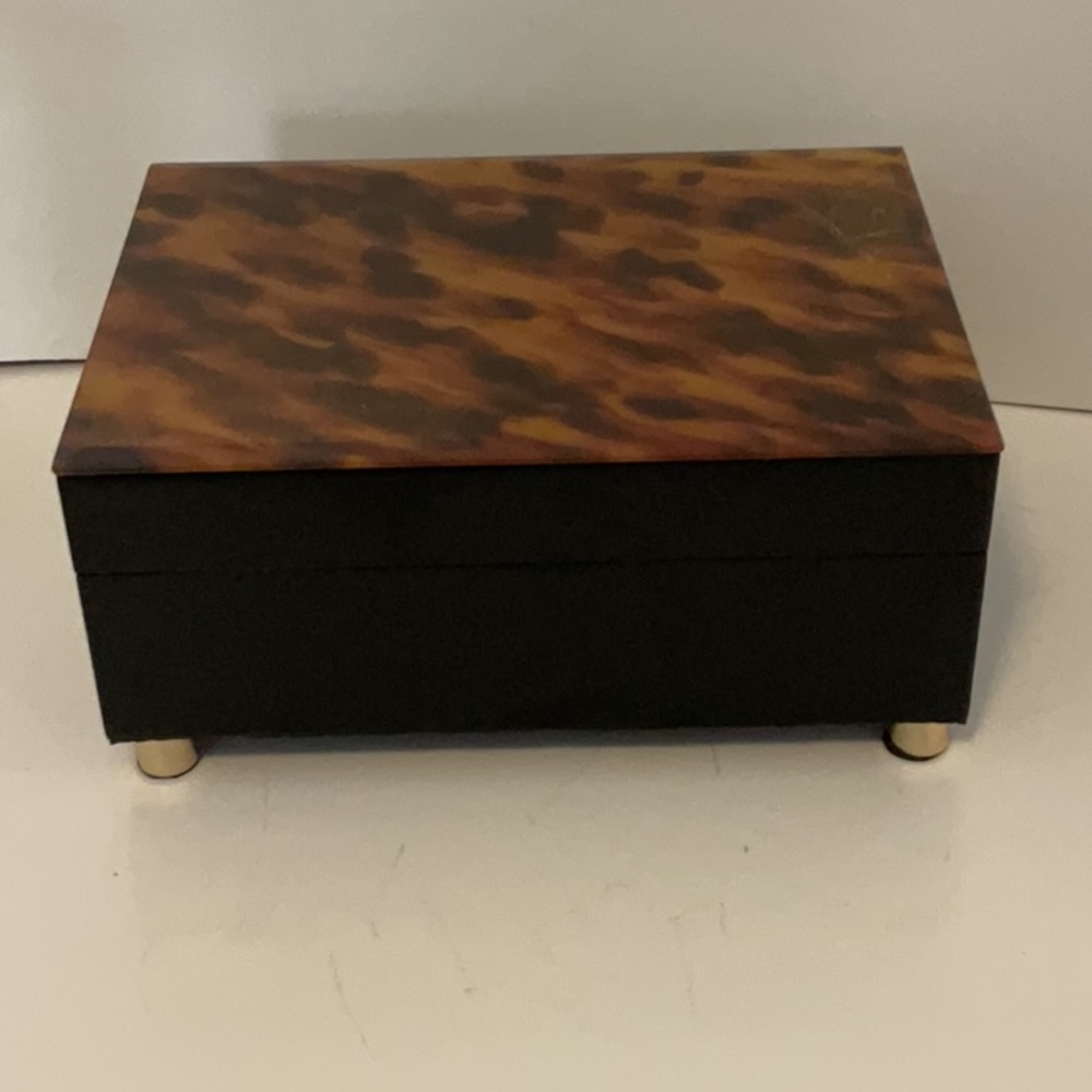 Max Studio Home Black Box